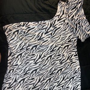 Torrid Sz 5 One Shoulder Zebra sequin mini dress